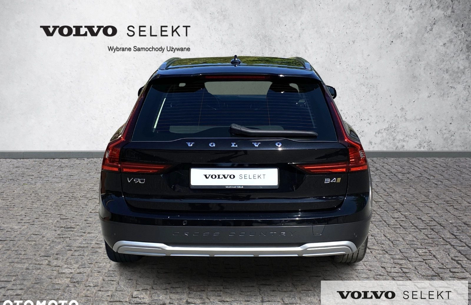 Volvo V90 Cross Country cena 229800 przebieg: 43100, rok produkcji 2022 z Toruń małe 667